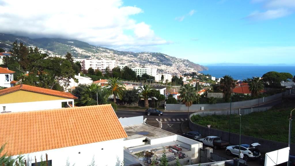 Moradia em Banda T3- São Martinho - Funchal - Image 3