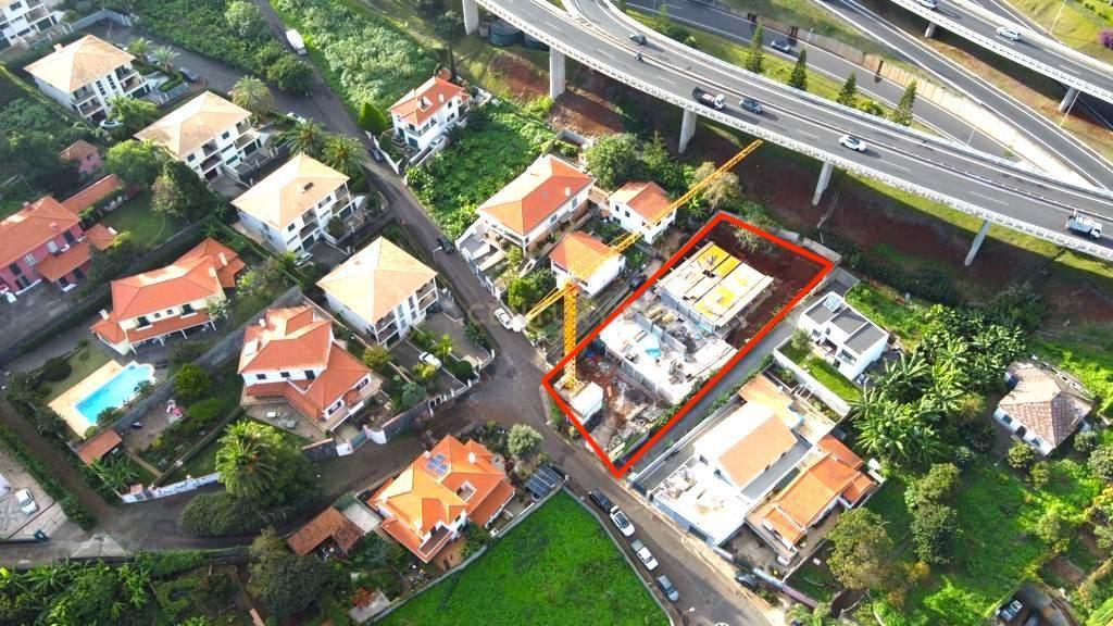 Moradia em Banda T3- São Martinho - Funchal - Image 2