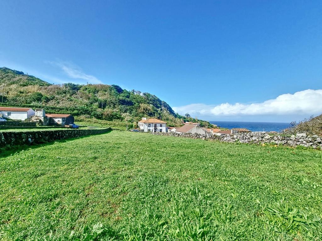 Terreno na Fajã Grande, Lajes das Flores. - Image 4