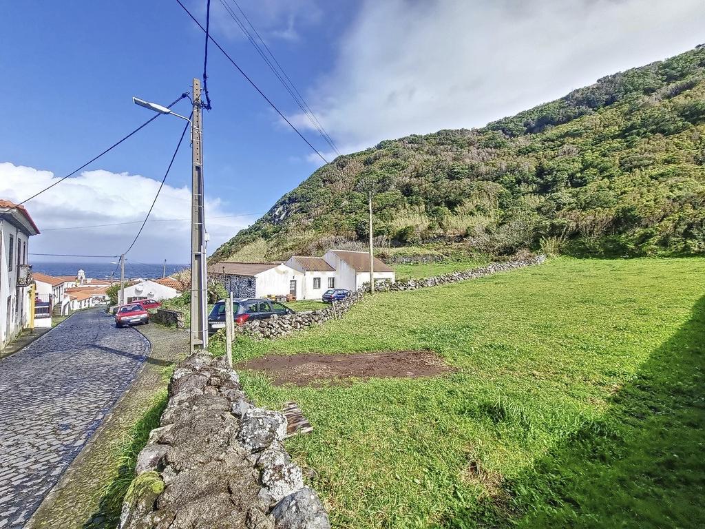 Terreno na Fajã Grande, Lajes das Flores. - Image 6