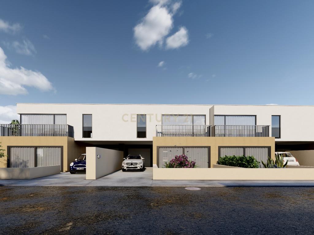 Moradia T3 na Embra, Marinha Grande – Conforto e Modernidade para a Sua Família - Image 1