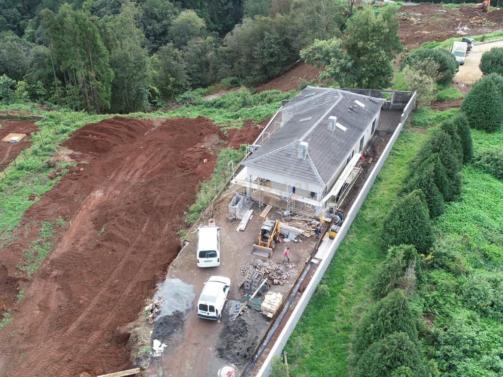 Moradia T3 - Santo António da Serra - Image 12