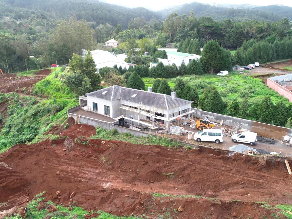 Moradia T3 - Santo António da Serra - Image 16