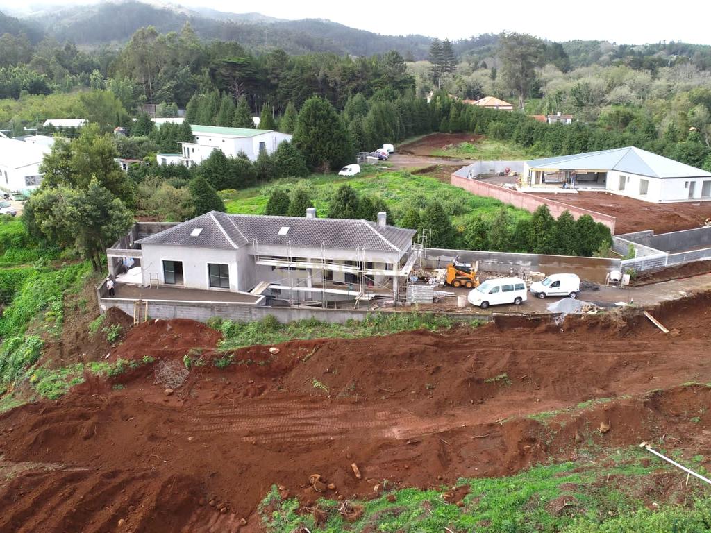 Moradia T3 - Santo António da Serra - Image 14