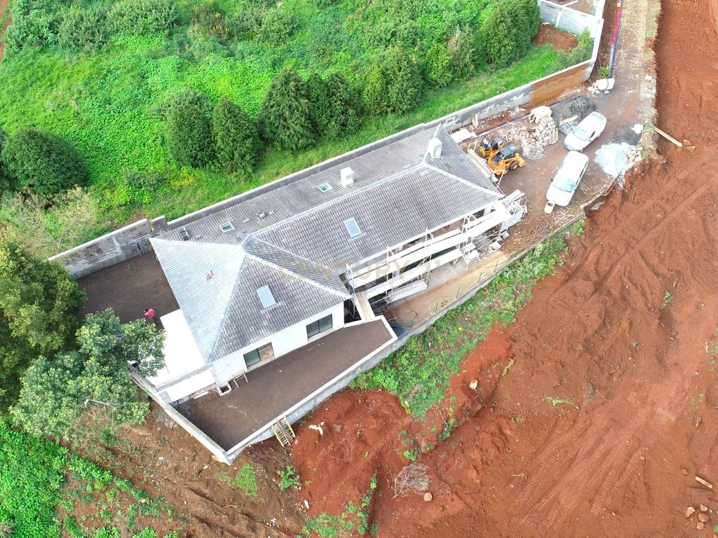 Moradia T3 - Santo António da Serra - Image 8