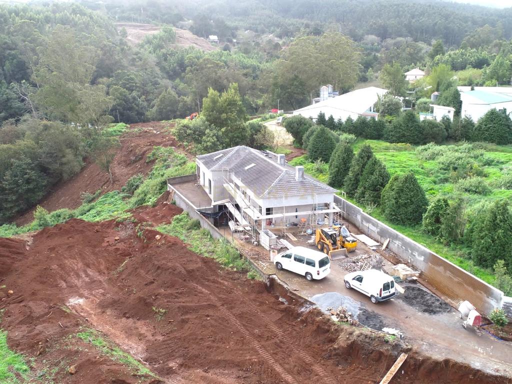 Moradia T3 - Santo António da Serra - Image 13
