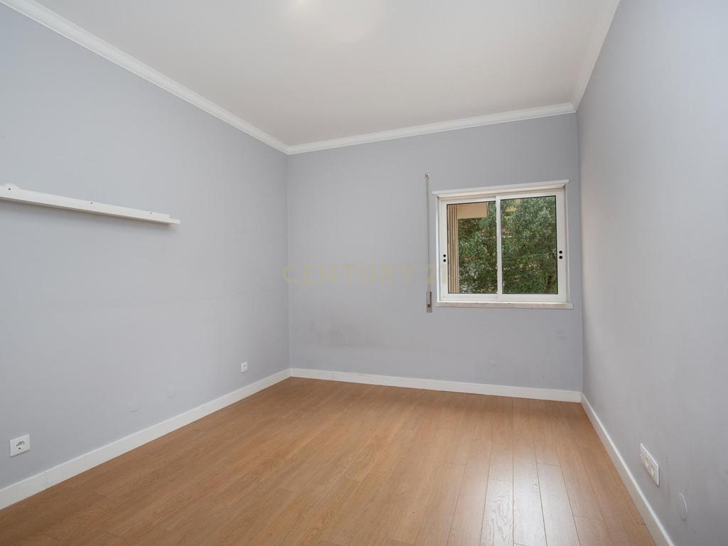 Espaçoso Apartamento T3 para arrendamento | 144 m² | A Apenas 500 m da Praia e do Passeio Marítimo de Cascais - Image 30