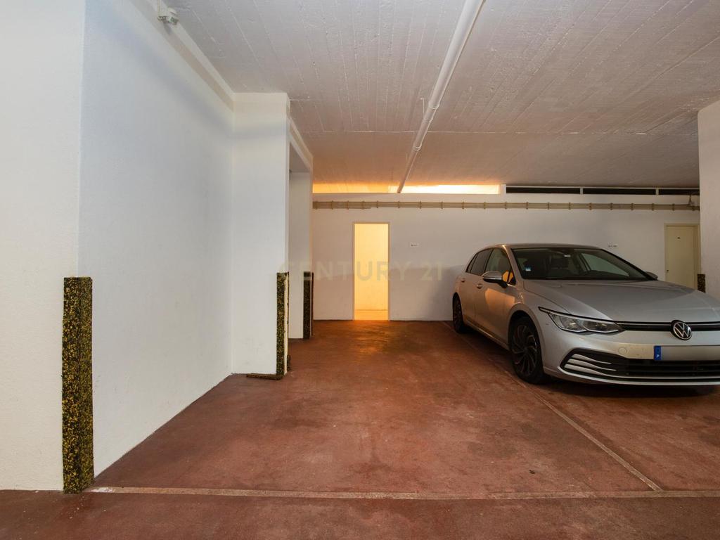 Espaçoso Apartamento T3 para arrendamento | 144 m² | A Apenas 500 m da Praia e do Passeio Marítimo de Cascais - Image 42