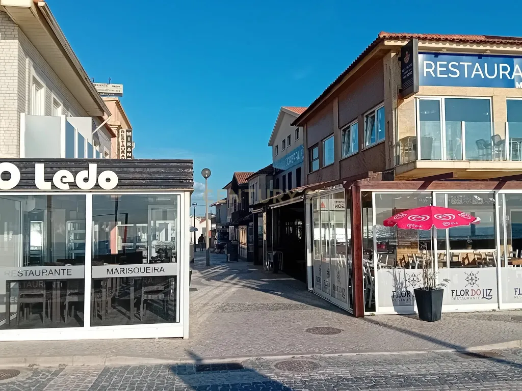 Refúgio à Beira-Mar: Moradia para construir o seu sonho junto a praia da Vieira, Marinha Grande- Leiria - Image 5