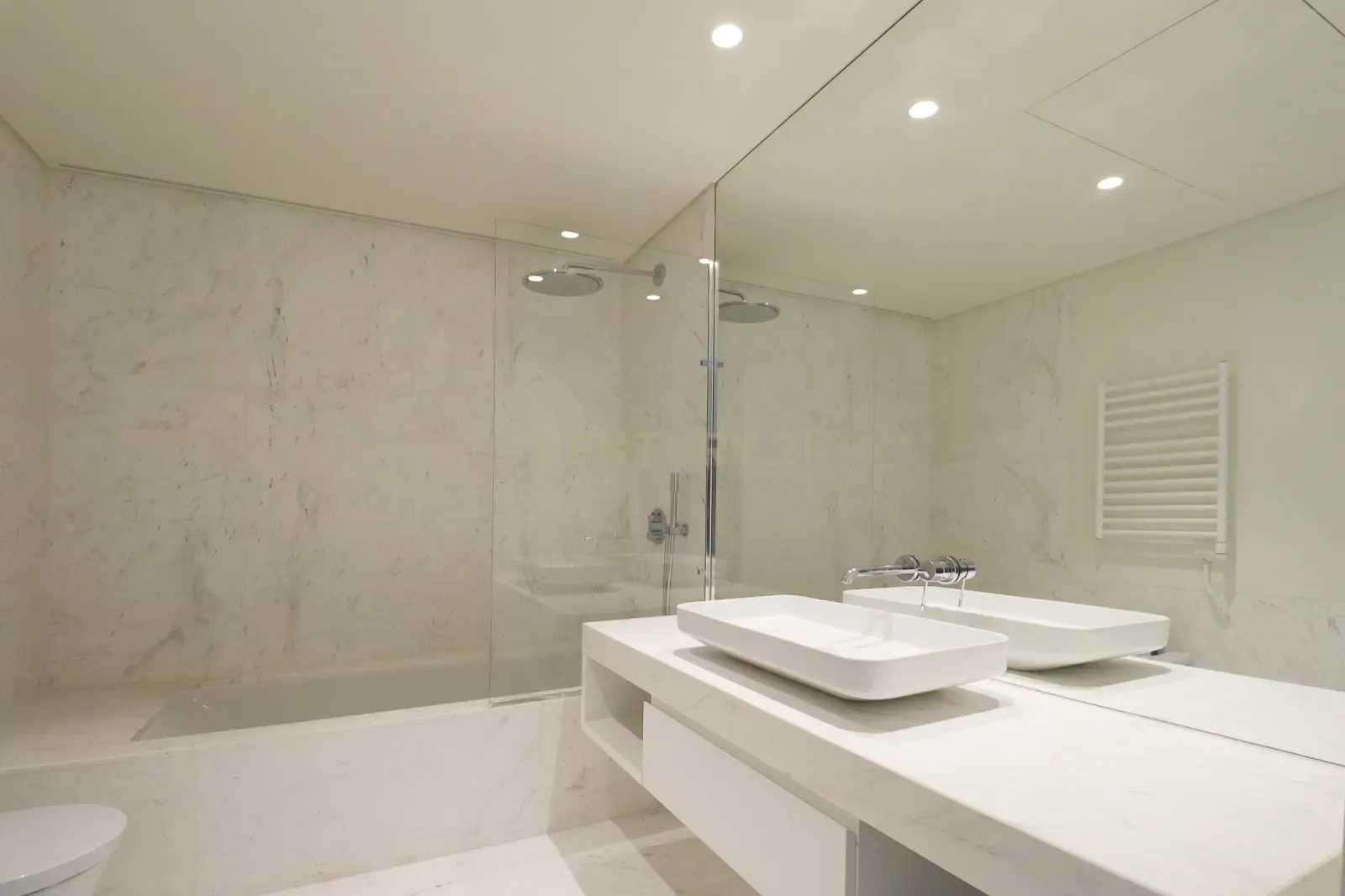 Apartamento de Luxo T2 no Infinity Tower em Campolide - Image 10