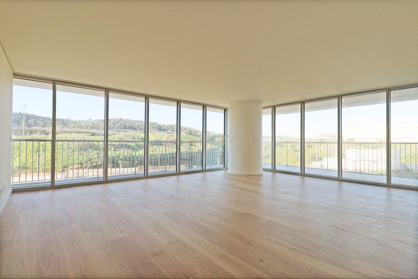 Apartamento de Luxo T2 no Infinity Tower em Campolide - Image 13