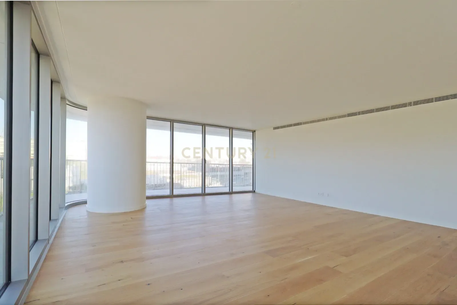 Apartamento de Luxo T2 no Infinity Tower em Campolide - Image 7