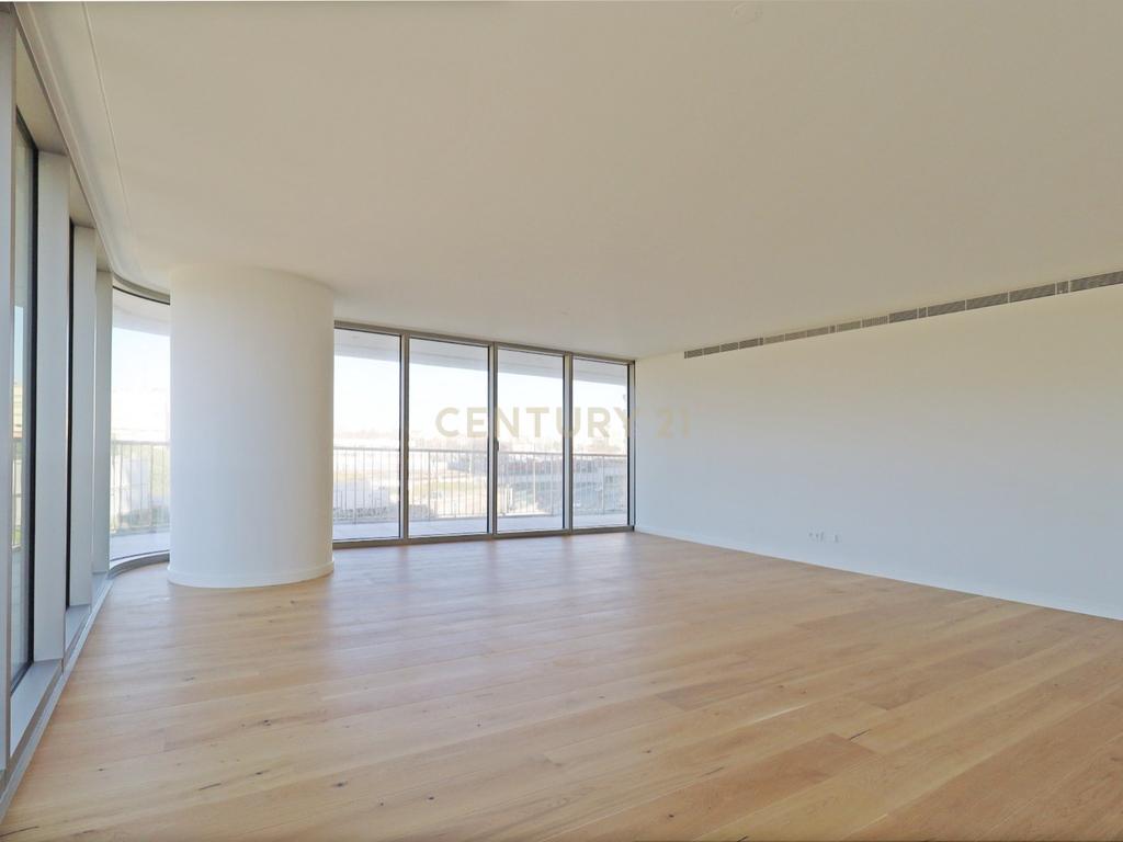 Apartamento de Luxo T2 no Infinity Tower em Campolide - Image 7