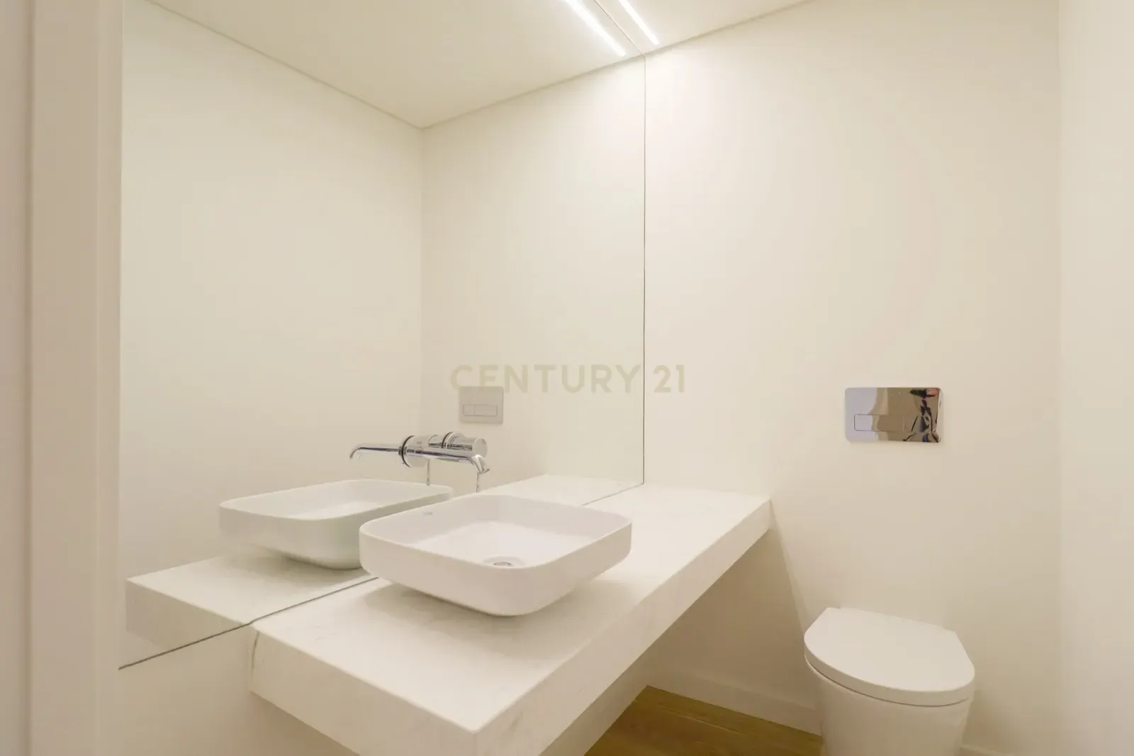 Apartamento de Luxo T2 no Infinity Tower em Campolide - Image 8