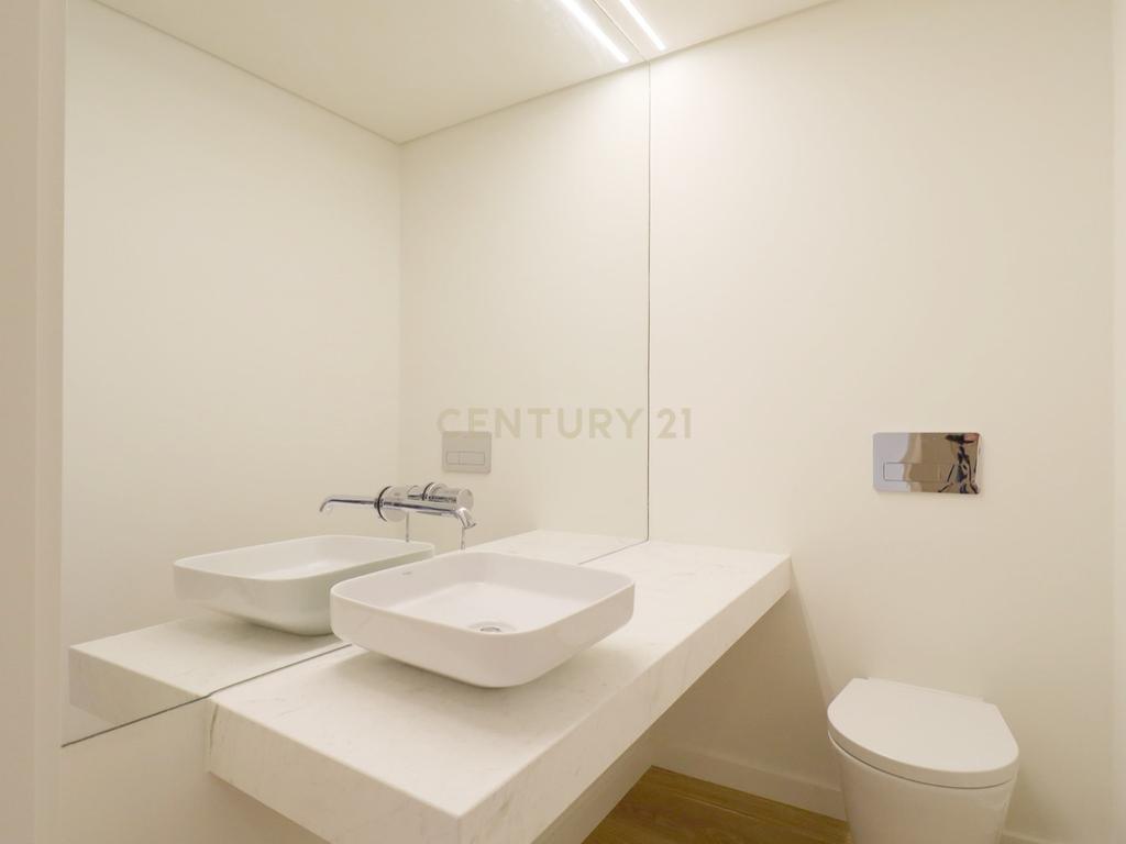 Apartamento de Luxo T2 no Infinity Tower em Campolide - Image 8