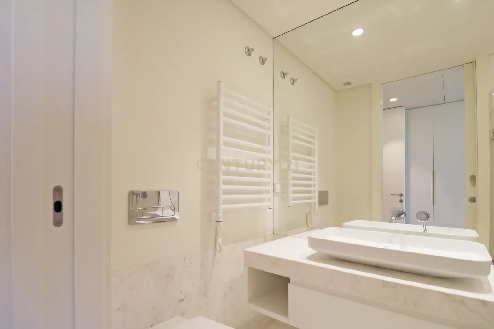 Apartamento de Luxo T2 no Infinity Tower em Campolide - Image 11