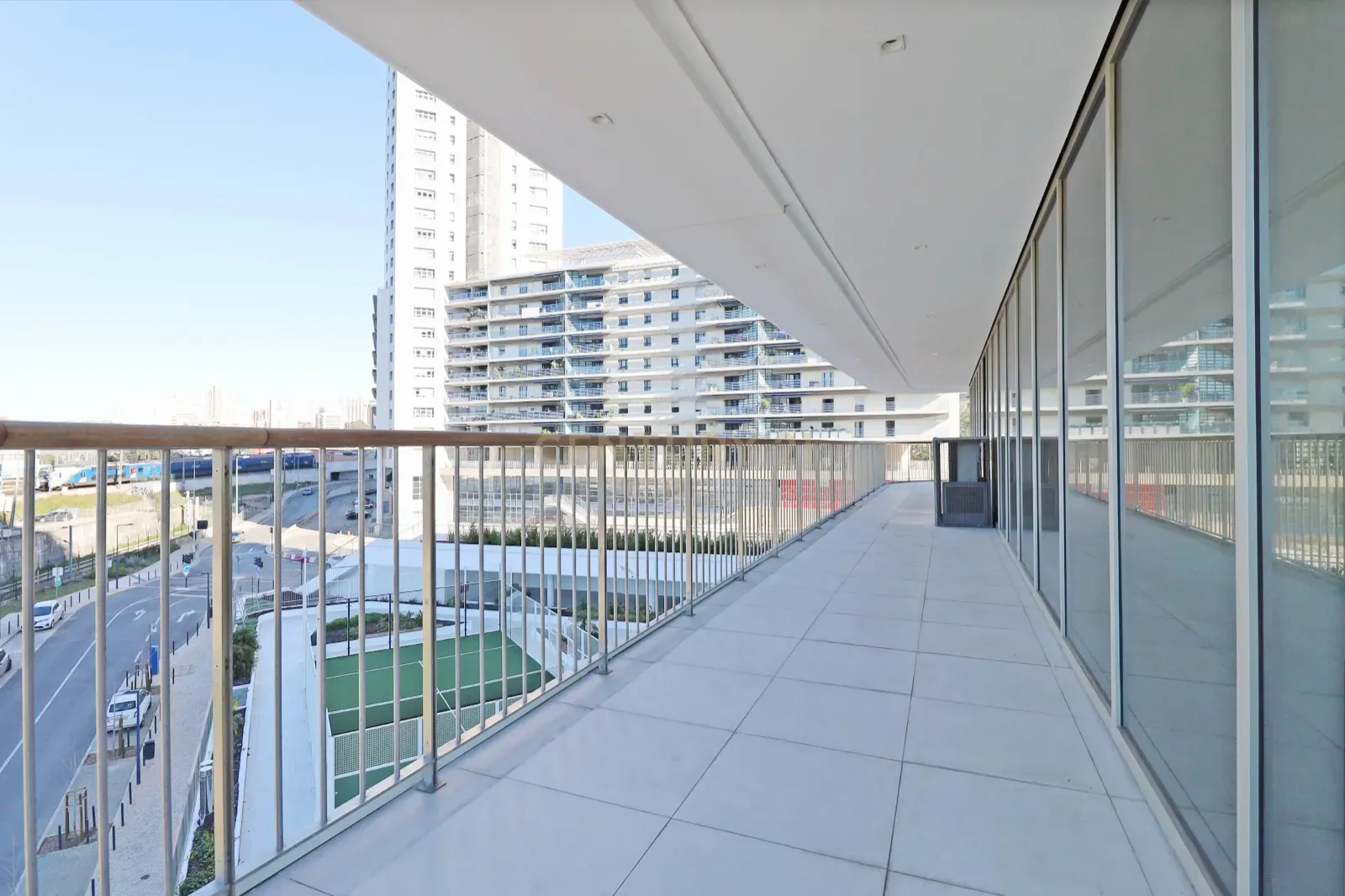 Apartamento de Luxo T2 no Infinity Tower em Campolide - Image 16