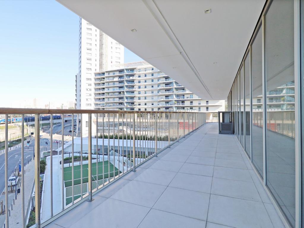 Apartamento de Luxo T2 no Infinity Tower em Campolide - Image 16