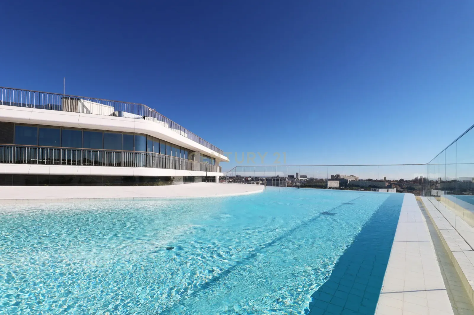 Apartamento de Luxo T2 no Infinity Tower em Campolide - Image 18