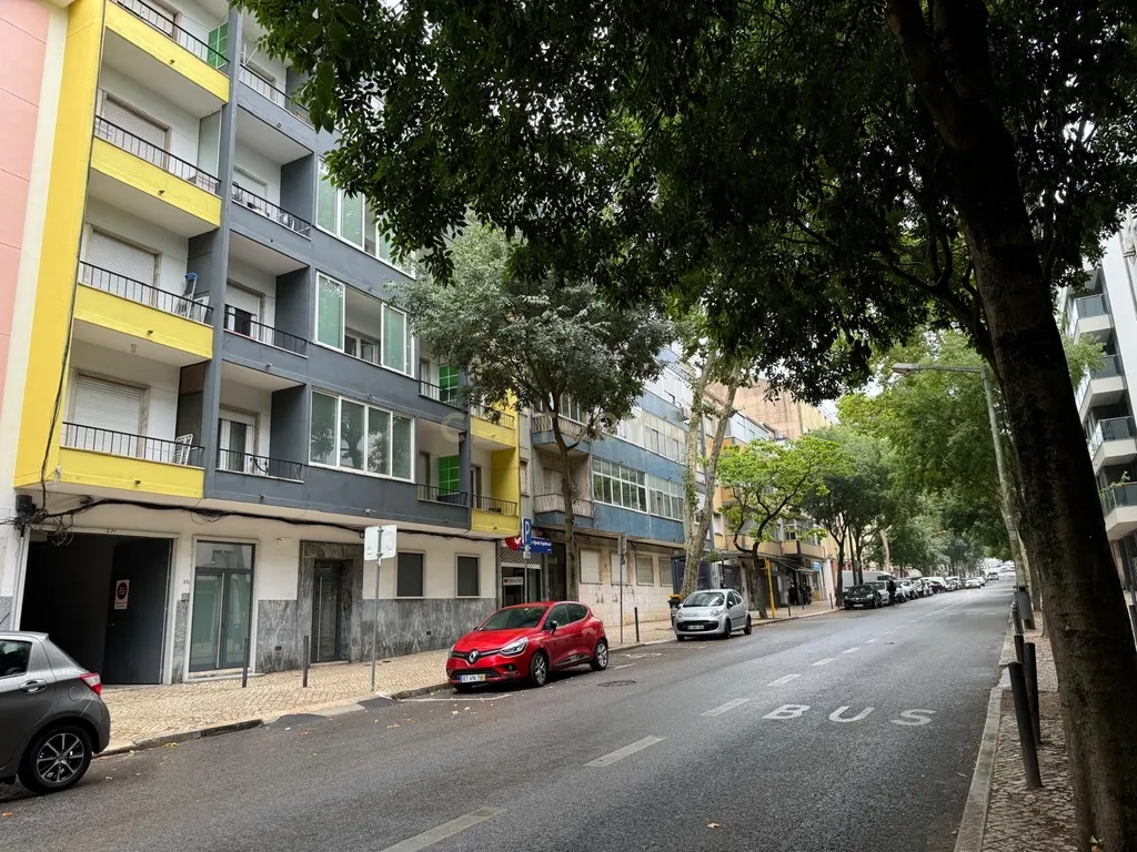 PRÉDIO DE OITO FOGOS DEVOLUTOS. TERRAÇO DE 100M2. ALTO RENDIMENTO ANUAL. - Image 30