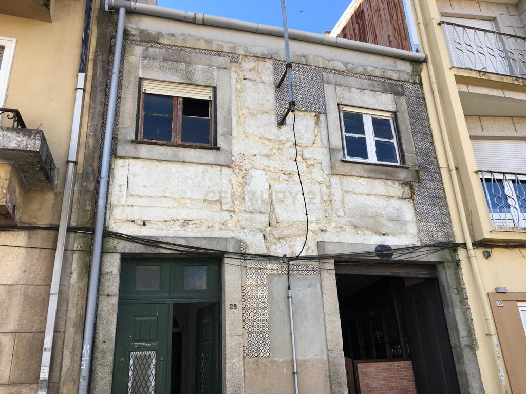 Moradia à Venda no Coração do Porto - Image 3