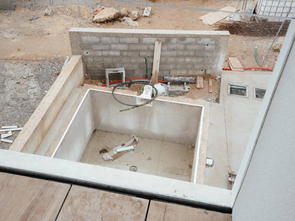 Moradia T4 c/ piscina - Madalena - Image 14