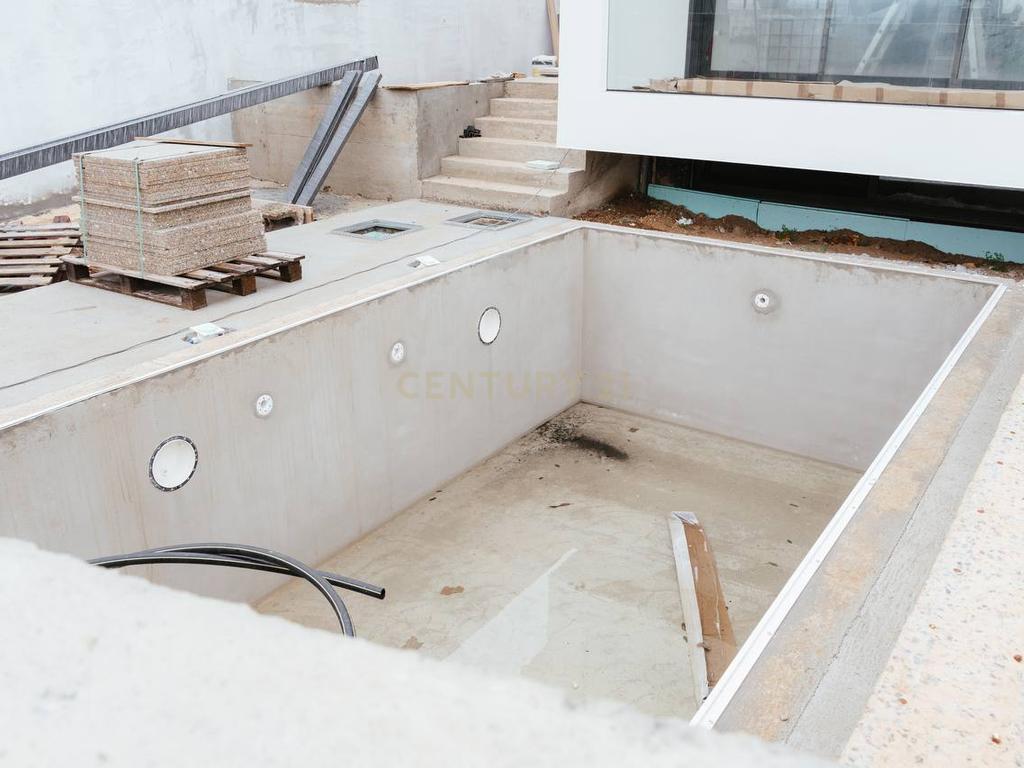 Moradia T4 c/ piscina - Madalena - Image 38