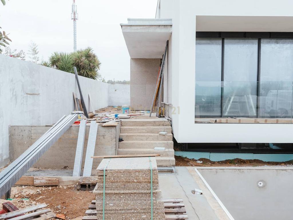 Moradia T4 c/ piscina - Madalena - Image 39