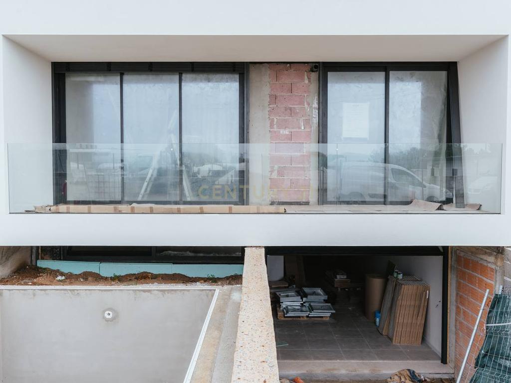 Moradia T4 c/ piscina - Madalena - Image 40