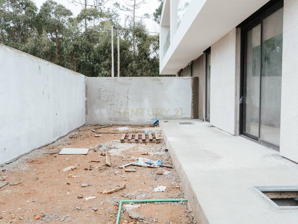Moradia T4 c/ piscina - Madalena - Image 46