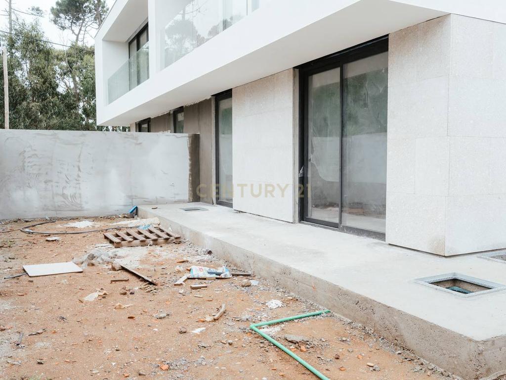 Moradia T4 c/ piscina - Madalena - Image 44