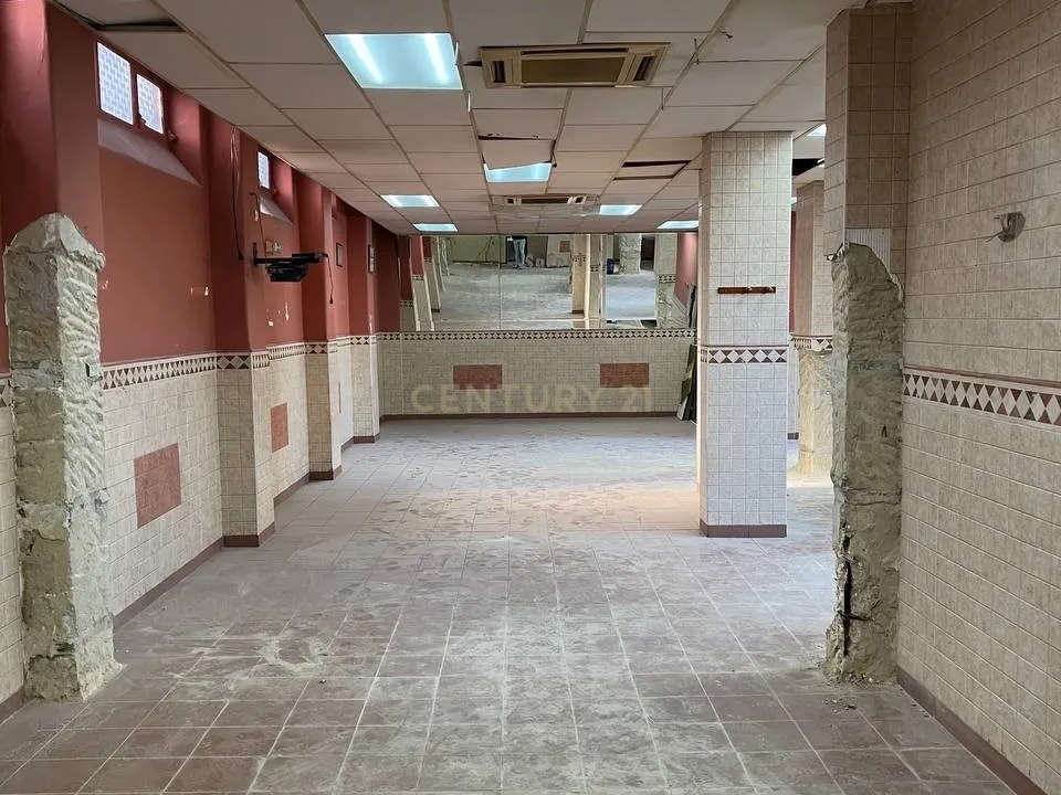 Espaço comercial destinado a restauração, para arrendar em Moscavide - Image 2