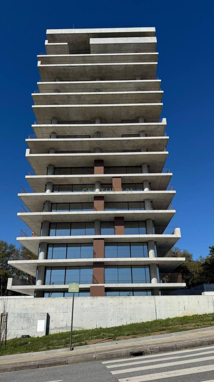 T3 Luxo Novo - Miramar Tower, Porto - Image 1