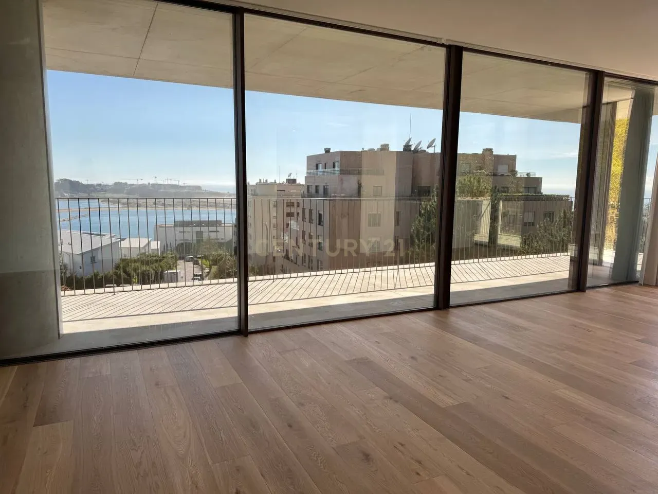T3 Luxo Novo - Miramar Tower, Porto - Image 4