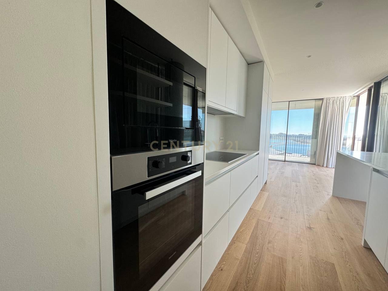 T3 Luxo Novo - Miramar Tower, Porto - Image 31