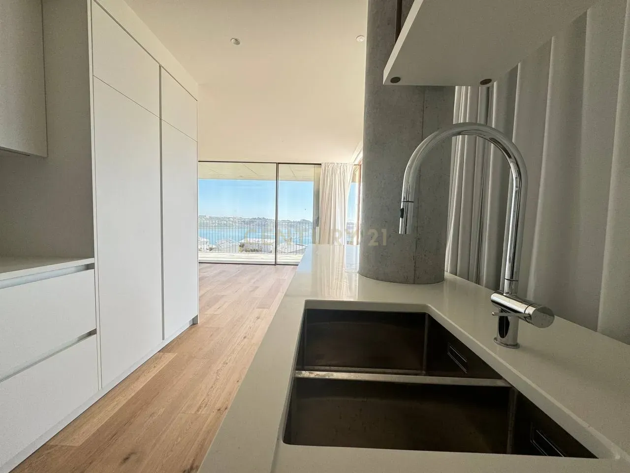 T3 Luxo Novo - Miramar Tower, Porto - Image 11