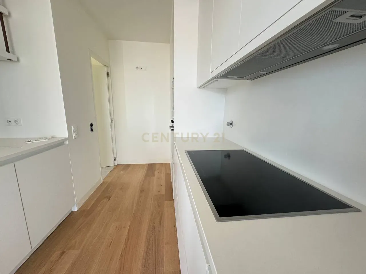 T3 Luxo Novo - Miramar Tower, Porto - Image 12