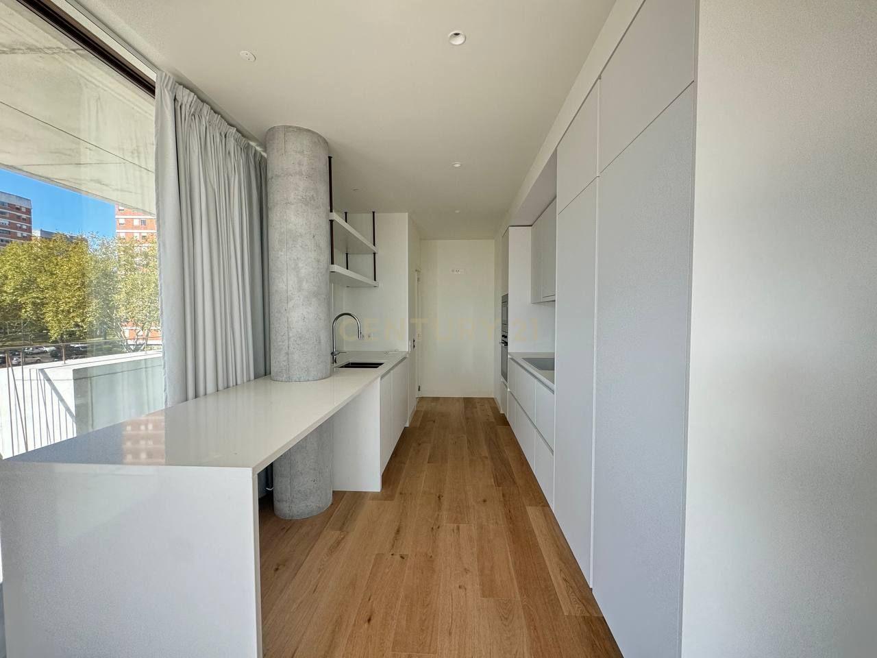 T3 Luxo Novo - Miramar Tower, Porto - Image 13