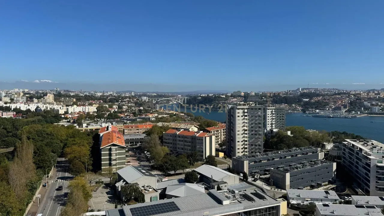 T3 Luxo Novo - Miramar Tower, Porto - Image 18