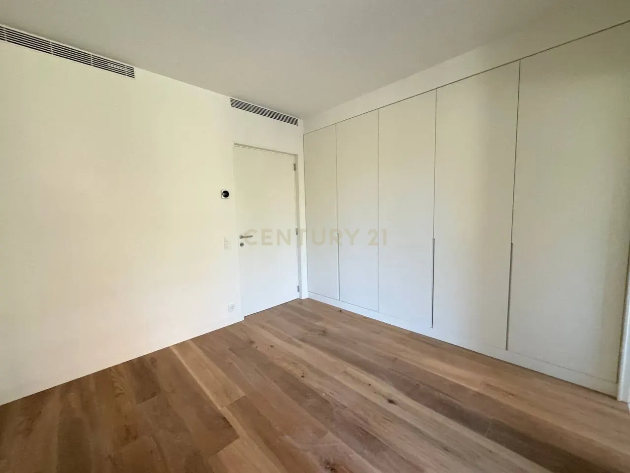 T3 Luxo Novo - Miramar Tower, Porto - Image 21