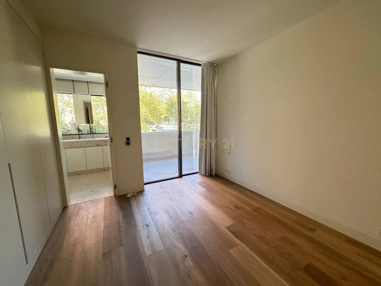 T3 Luxo Novo - Miramar Tower, Porto - Image 23