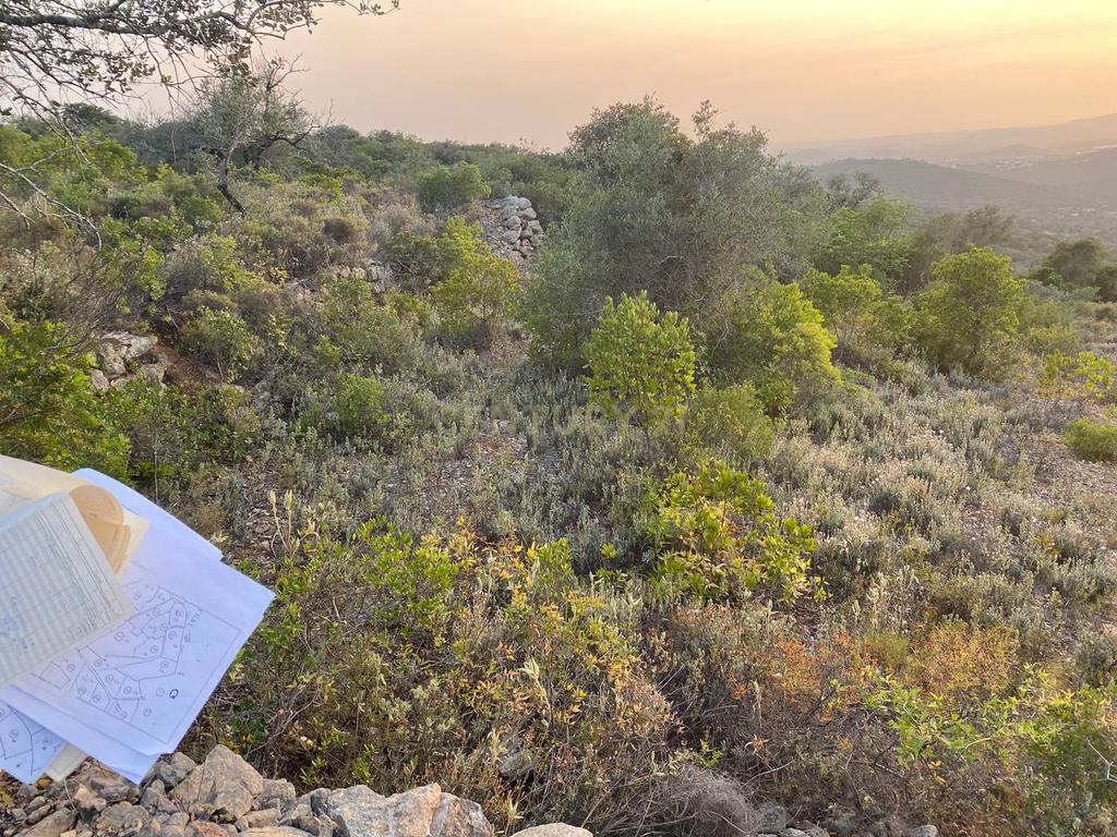 Lote de Terreno de 5800 m2 em Goldra, Loulé, com Vista Magnífica para a Serra Algarvia - Image 4