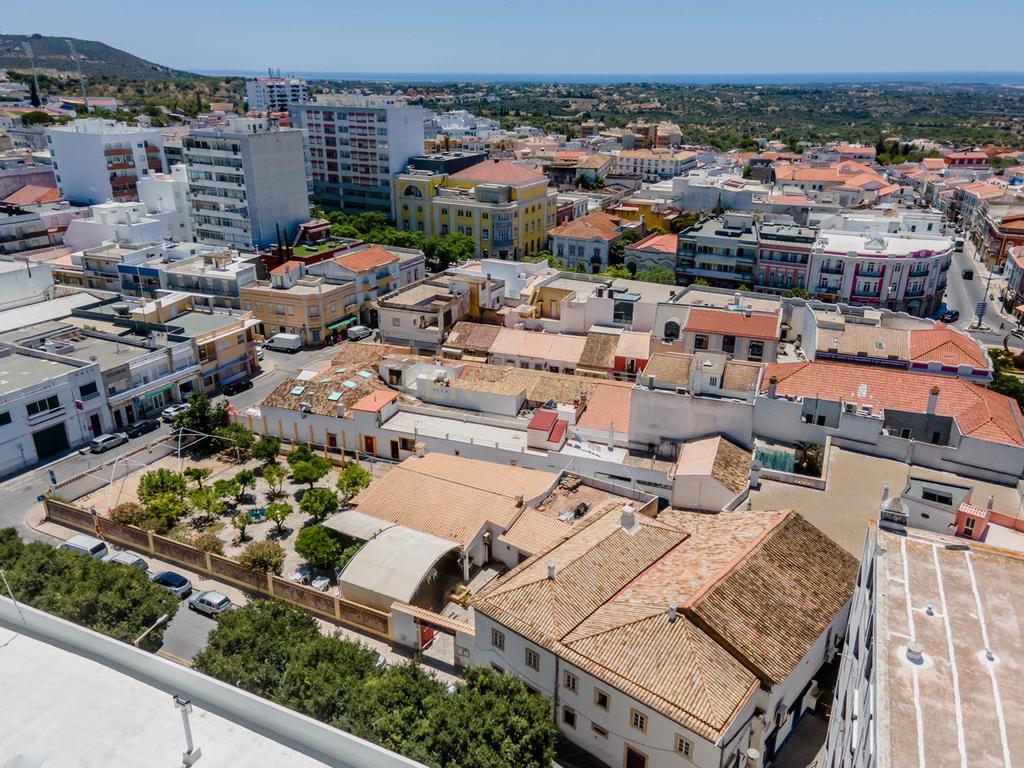 Terreno para. construção com 2315 m2 no Centro de Loulé - Image 2