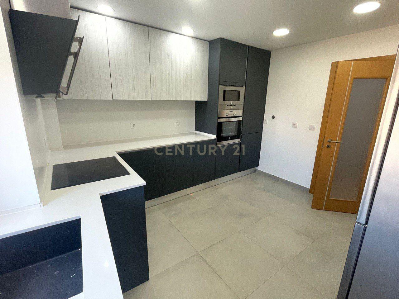 Fotografia 5 de Elegância, Conforto e Localização Premium – T3 nas Colinas do Cruzeiro