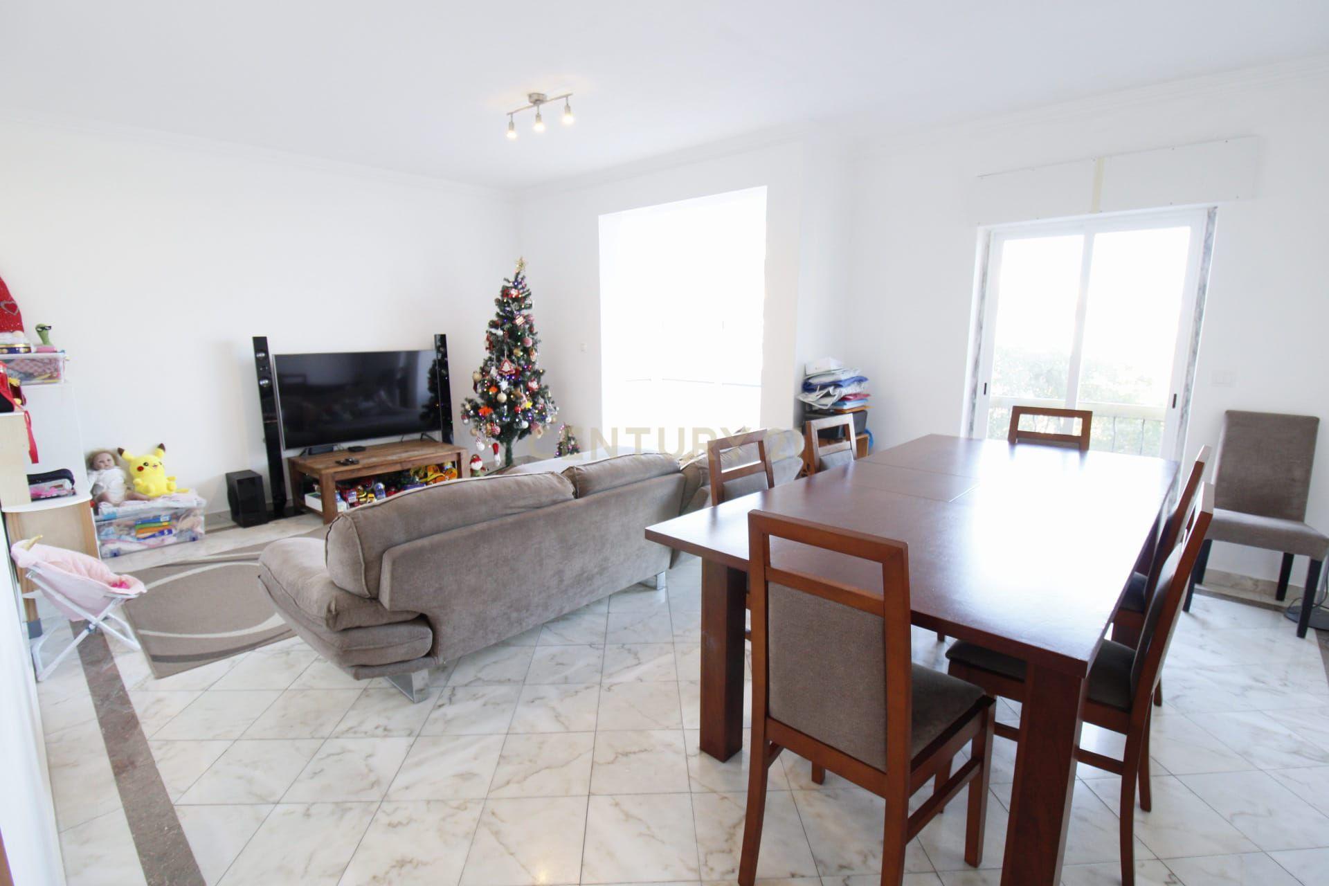 Apartamento T3 com Vista Serra em Alcabideche – Cascais - Image 3