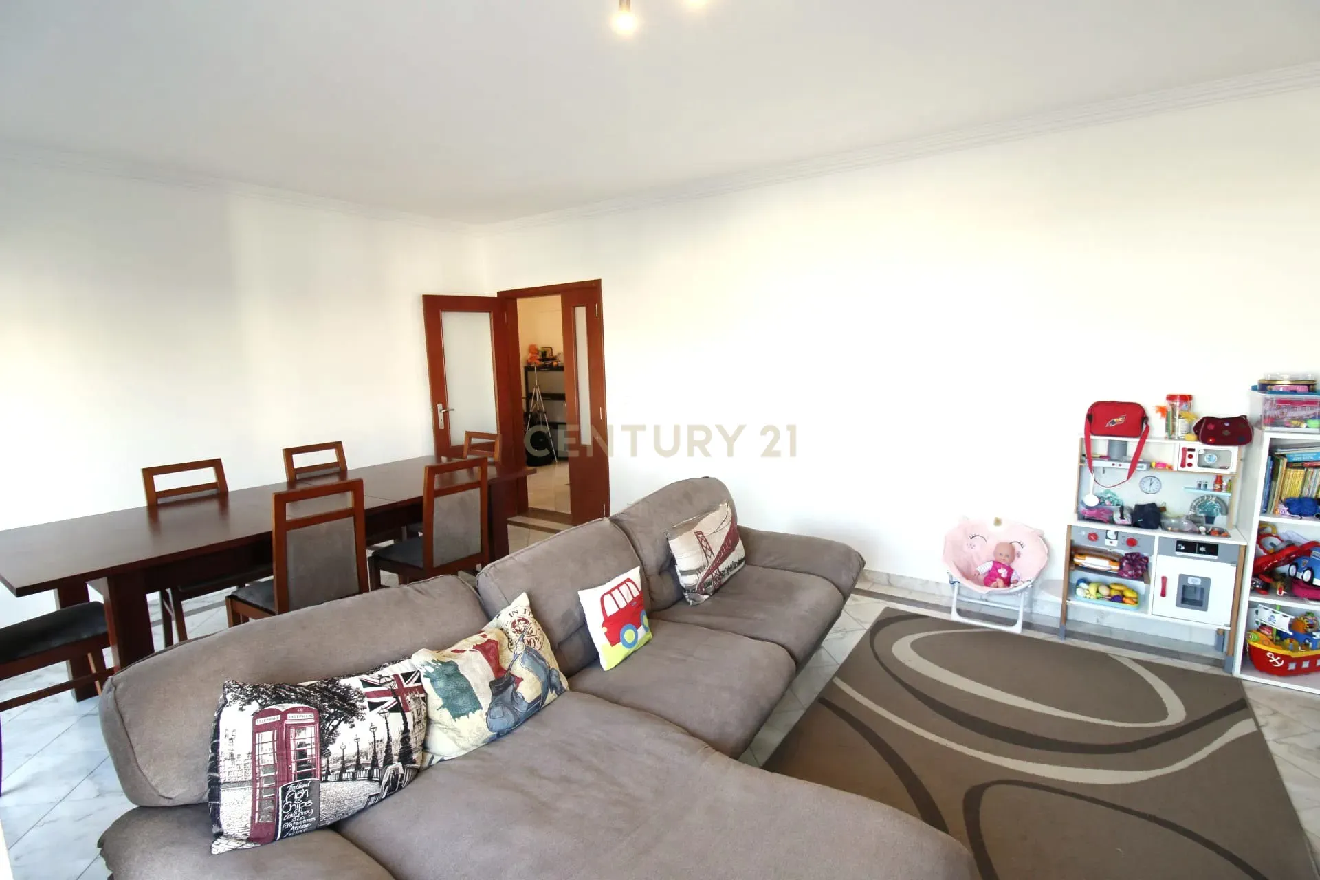 Apartamento T3 com Vista Serra em Alcabideche – Cascais - Image 4