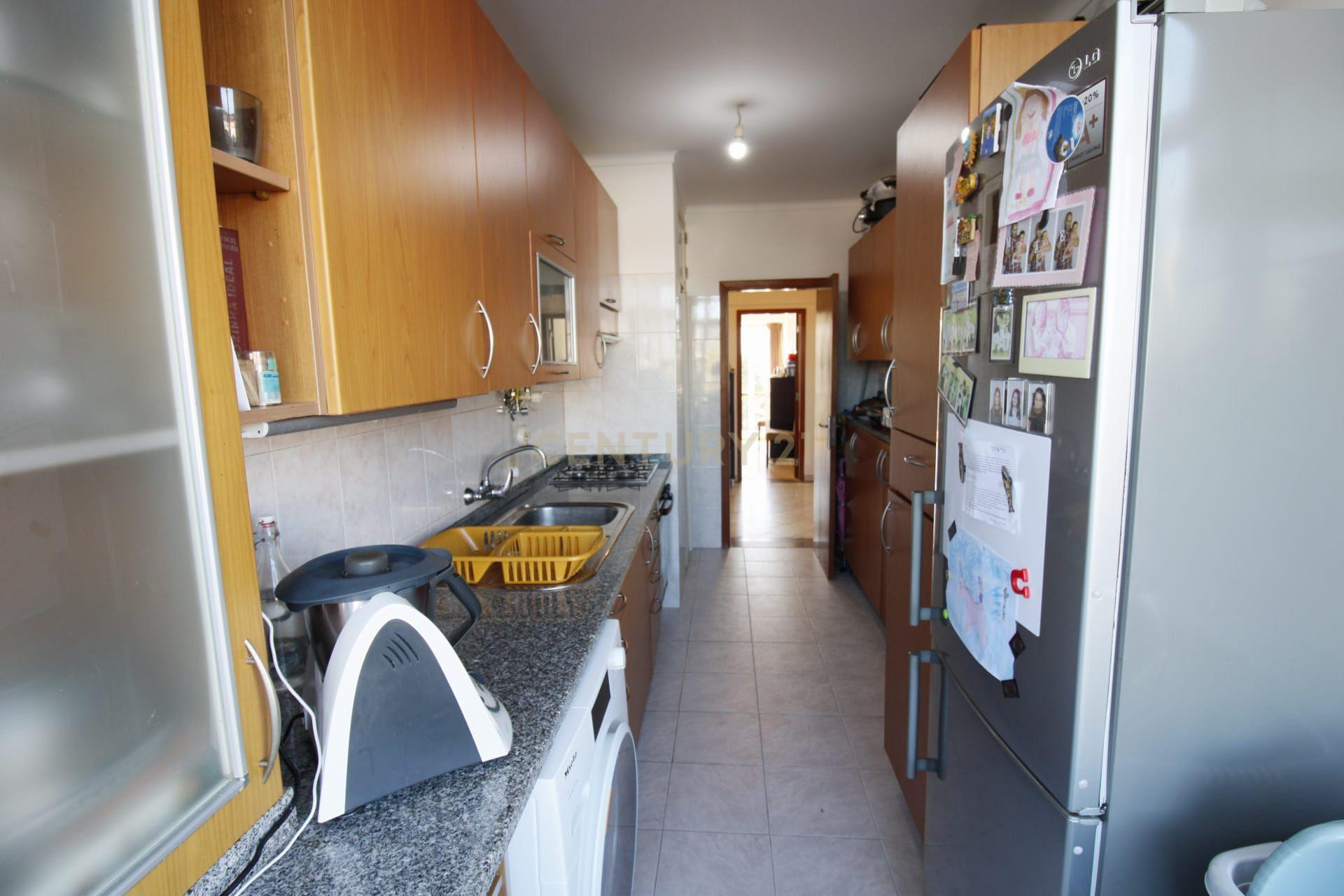 Apartamento T3 com Vista Serra em Alcabideche – Cascais - Image 2