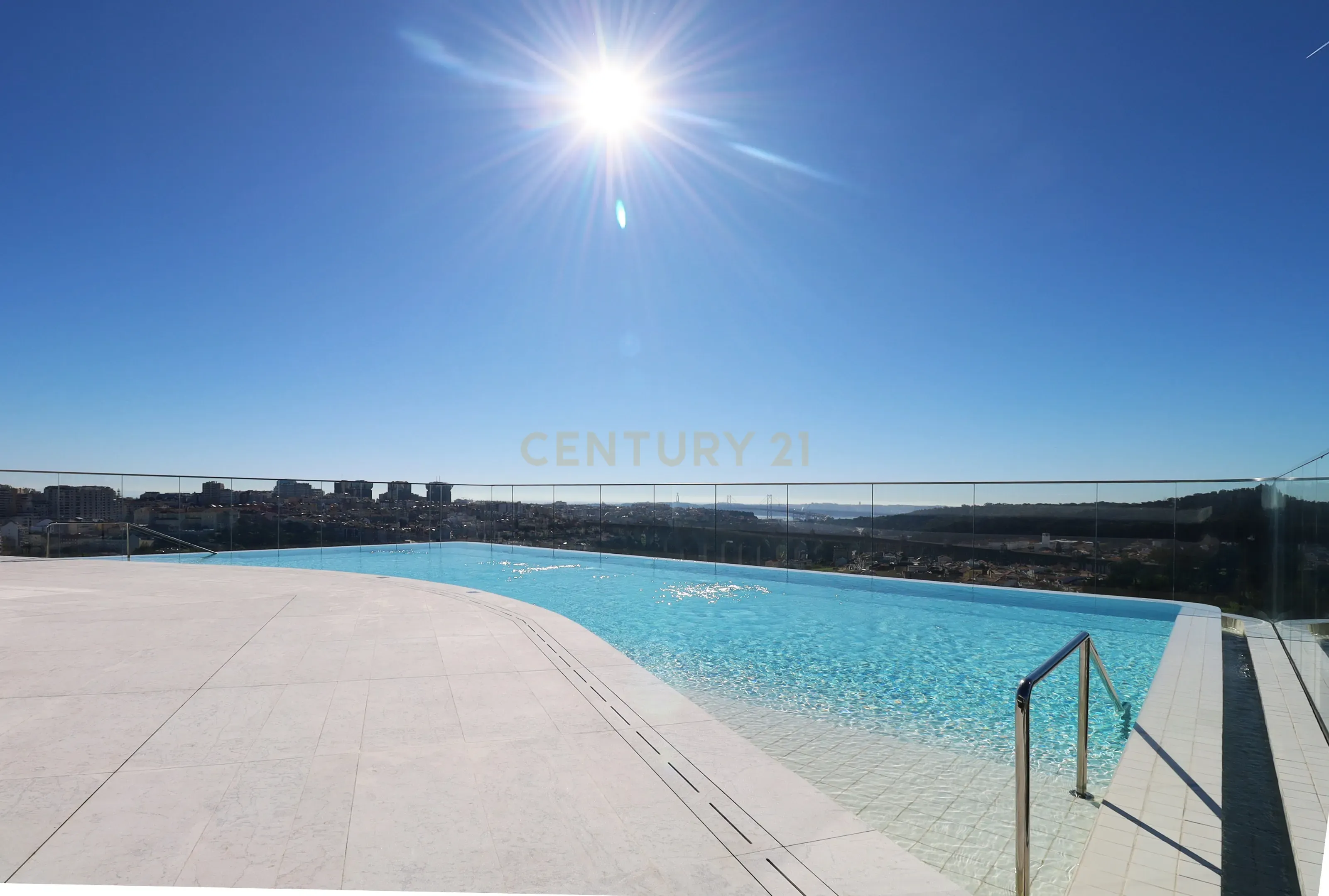Apartamento de Luxo T2 no Infinity Tower em Campolide - Image 19