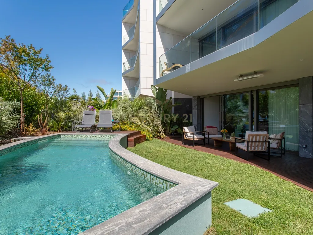 Apartamento T2 Centro Cascais com piscina e jardim privativos - Image 30