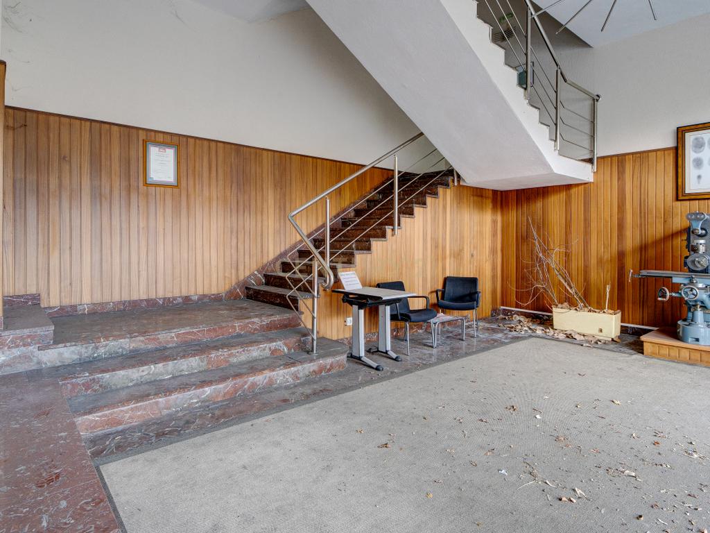 undefined - Image 8